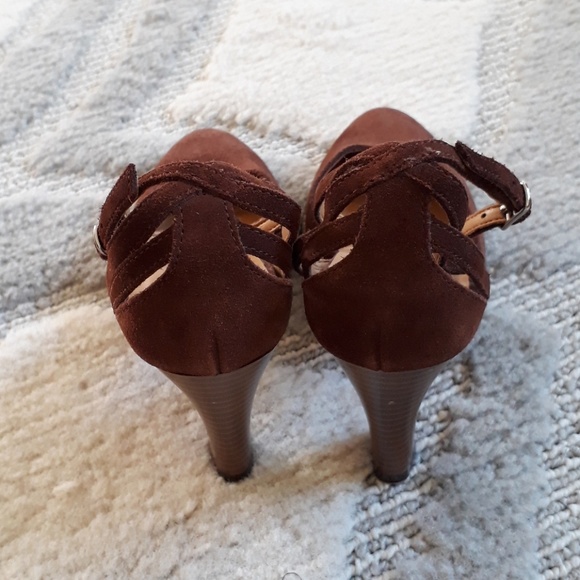 Highlights 6.5 Brown Suede Upper Tie Anckle Heels - Picture 5 of 8